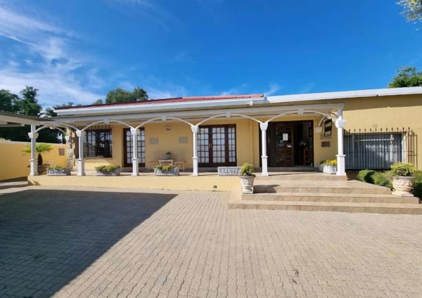 17 Bedroom House