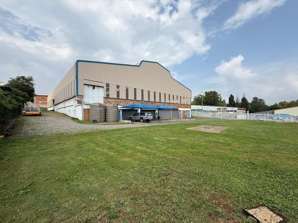 2 100  m² Industrial space