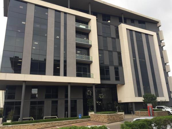 336  m² Commercial space