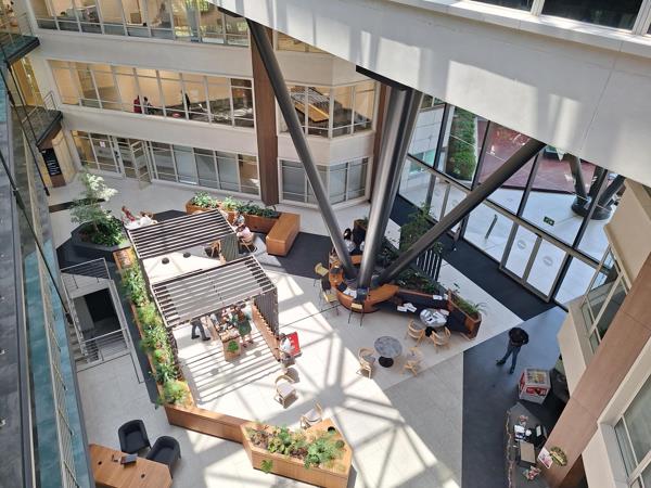 834.2 m² Commercial space