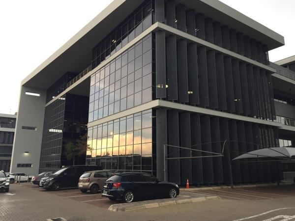 1 566  m² Commercial space