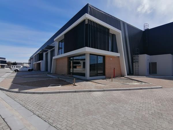 739  m² Industrial space