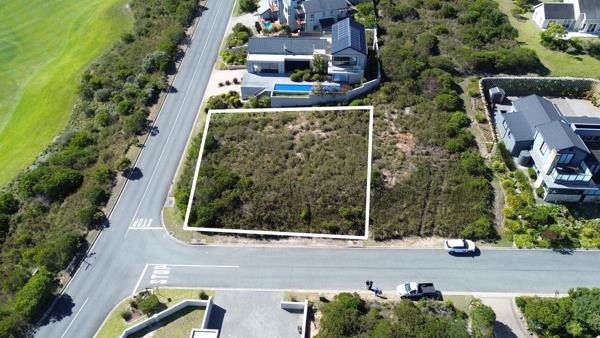 888 m² Land