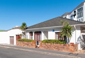 House in Strand North