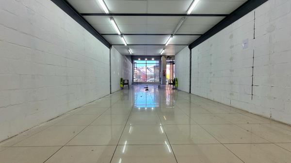 115  m² Commercial space