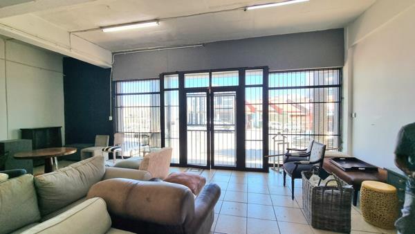 330  m² Commercial space