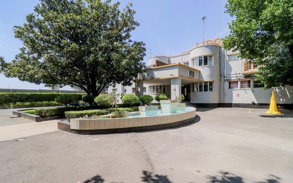 1 800  m² Commercial space