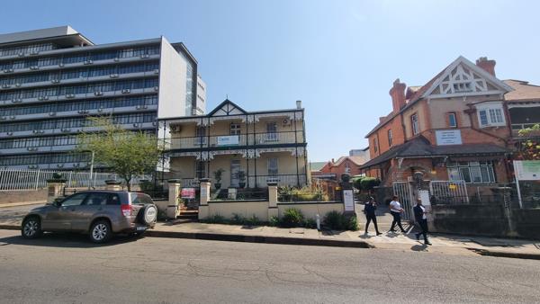 1 440  m² Office Space