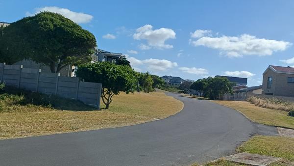 599 m² Land