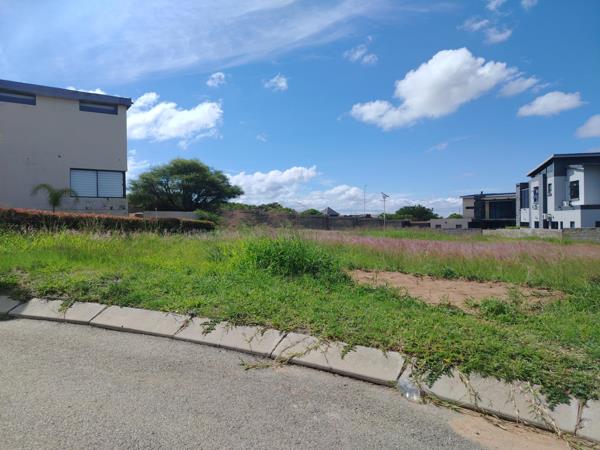 605 m² Land