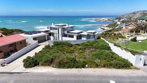 650 m² Land