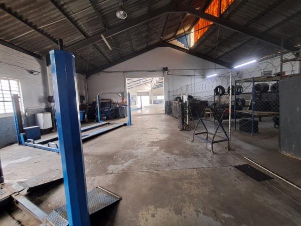 2 109  m² Industrial space