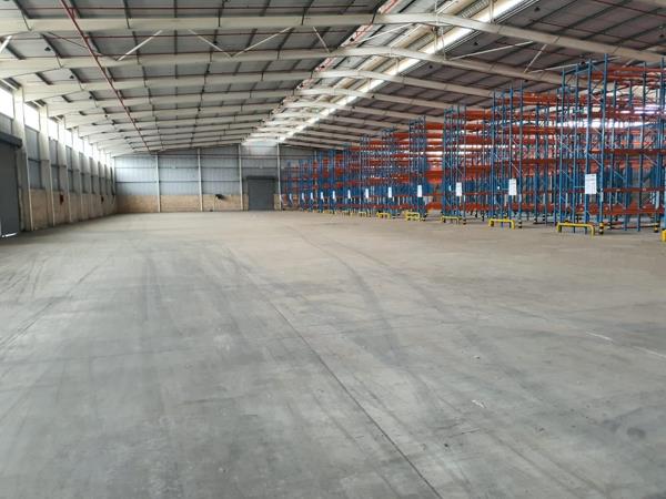 4 800  m² Industrial space