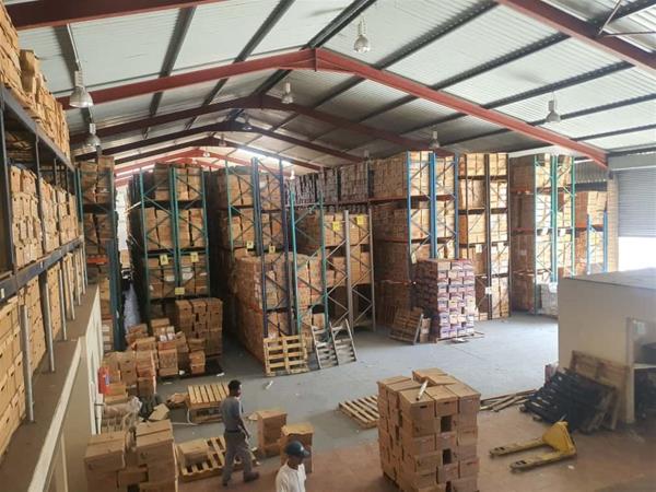 1 800  m² Industrial space