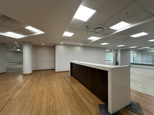 948  m² Commercial space