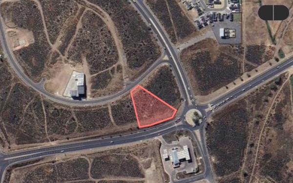 3 690 m² Land