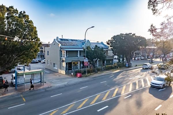 195  m² Commercial space