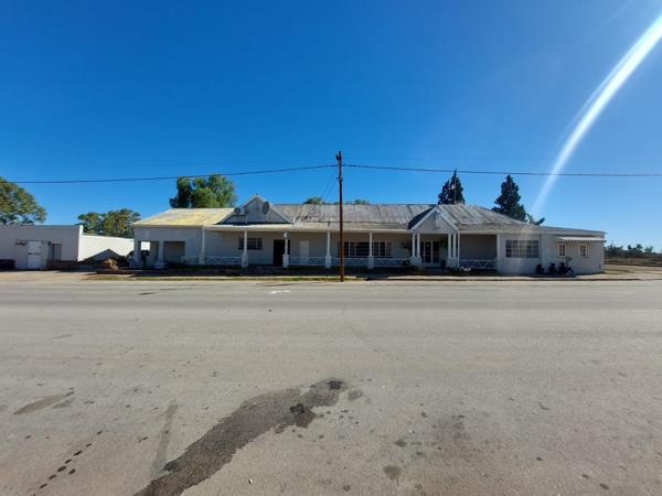 1 012  m² Commercial space