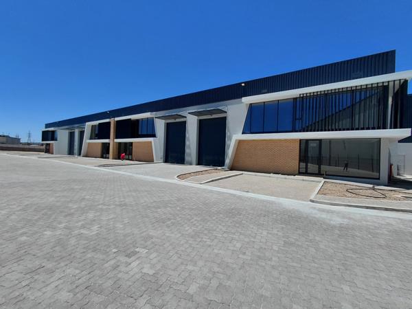 739  m² Commercial space