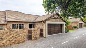 Townhouse in Moreleta Park