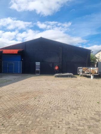 1 400 m² Industrial space