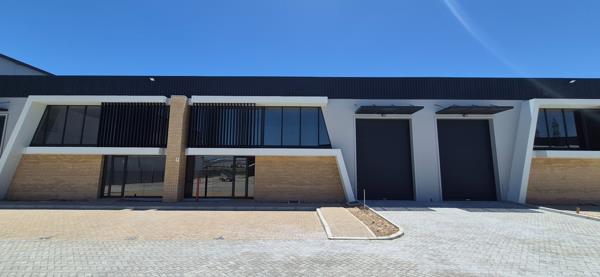 572  m² Commercial space