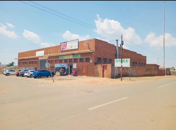 1 500  m² Commercial space