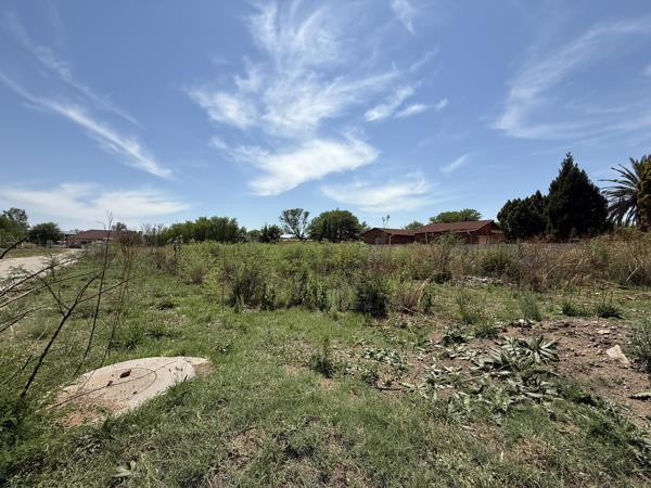 1 636 m² Land