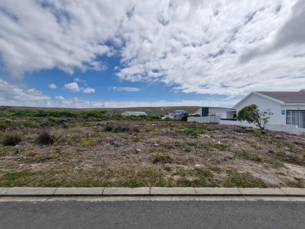 600 m² Land