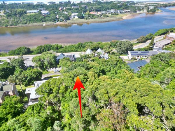 1 015 m² Land