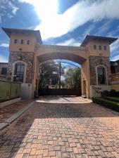 House in Lynnwood Manor