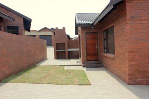 Townhouse in Helicon Heights