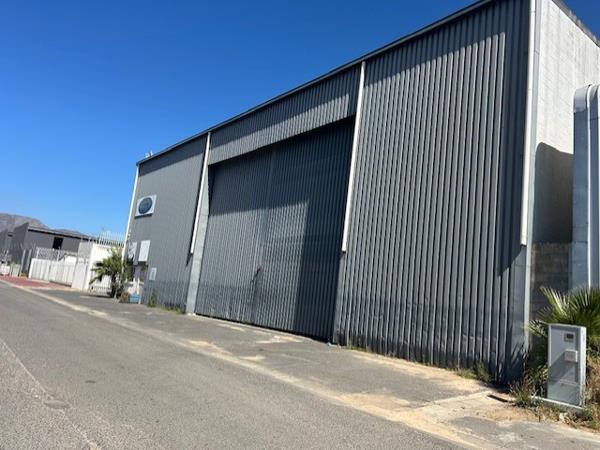 435  m² Industrial space