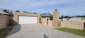 House in Mooikloof Country Estate