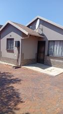House in Vanderbijlpark Central