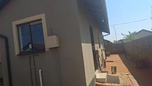 House in Protea Glen