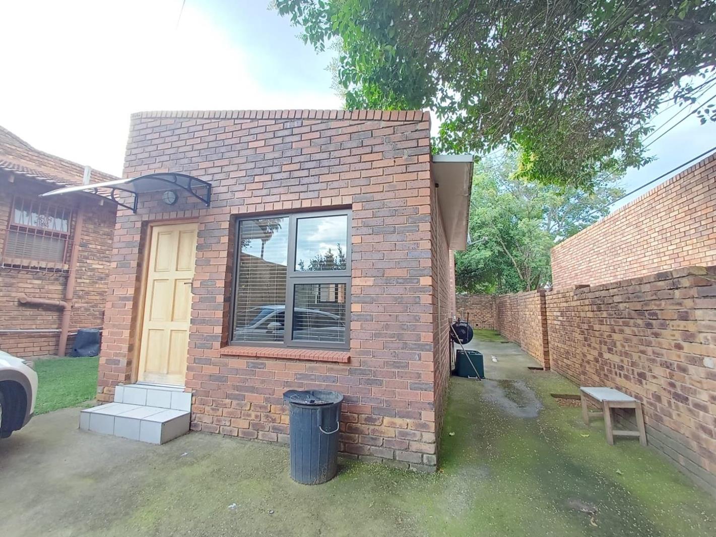 Garden Cottage in Randpark Ridge