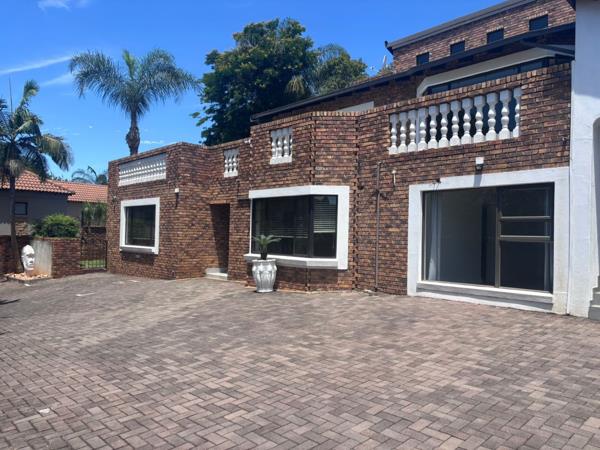 152  m² Commercial space