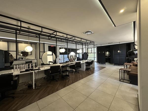 245  m² Commercial space