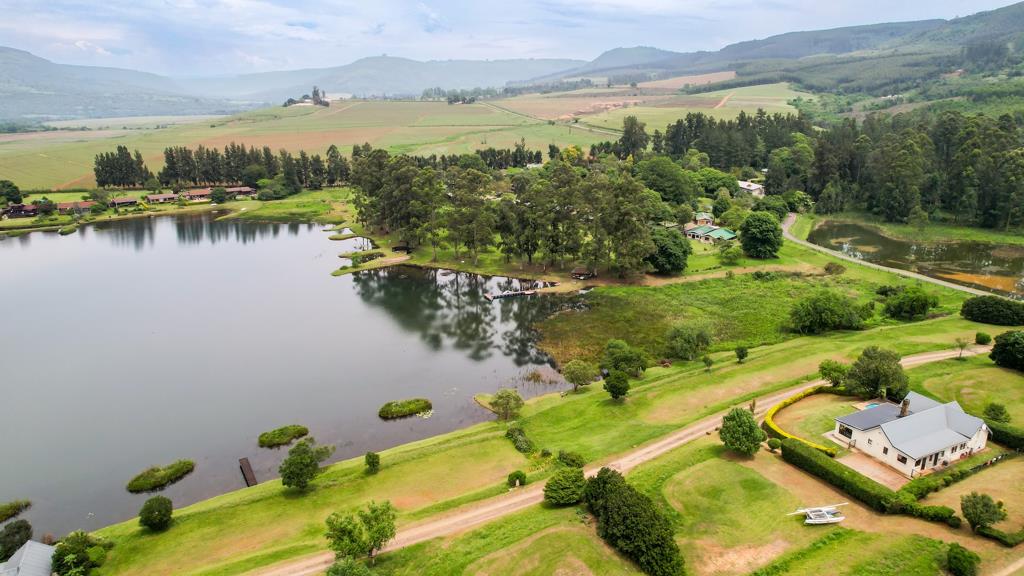 1 172 m² Land
