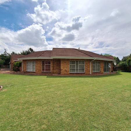5 Bedroom House