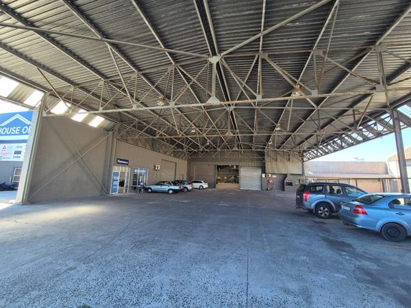 3 100  m² Industrial space