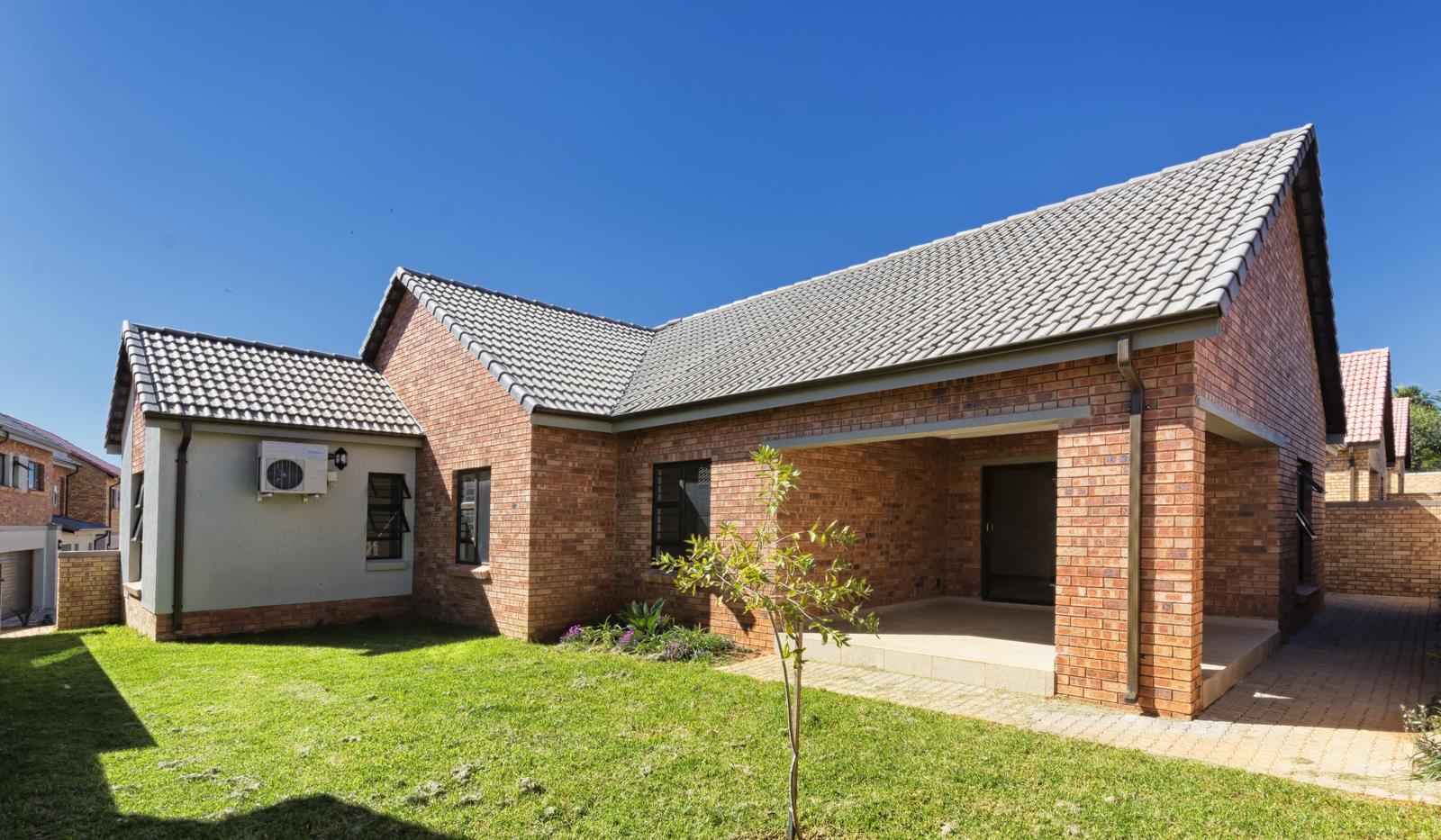 3 Bedroom Simplex in Honeydew