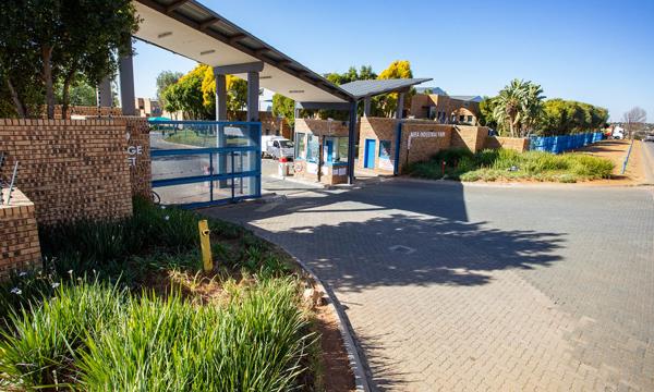 710  m² Commercial space