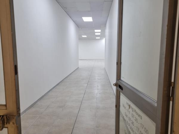 205  m² Commercial space