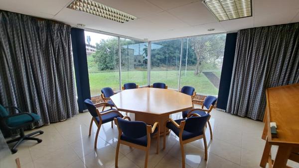 200  m² Commercial space