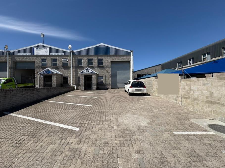 391  m² Industrial space