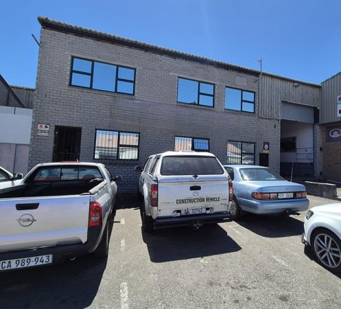 527  m² Industrial space