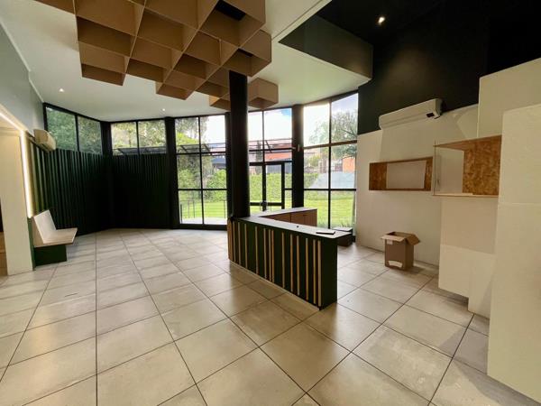 4 172  m² Office Space