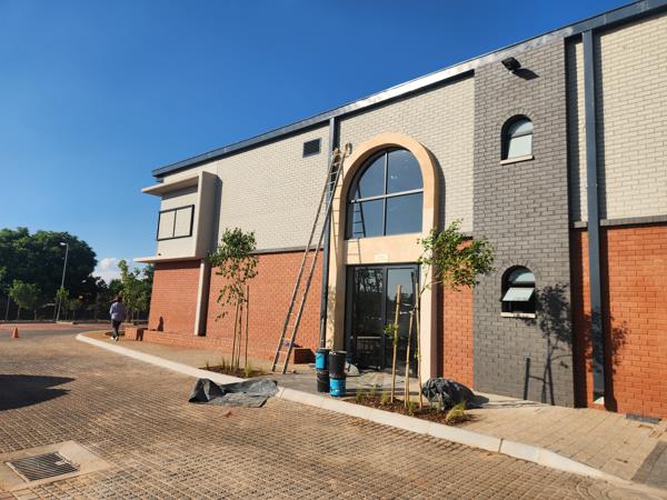 554  m² Industrial space